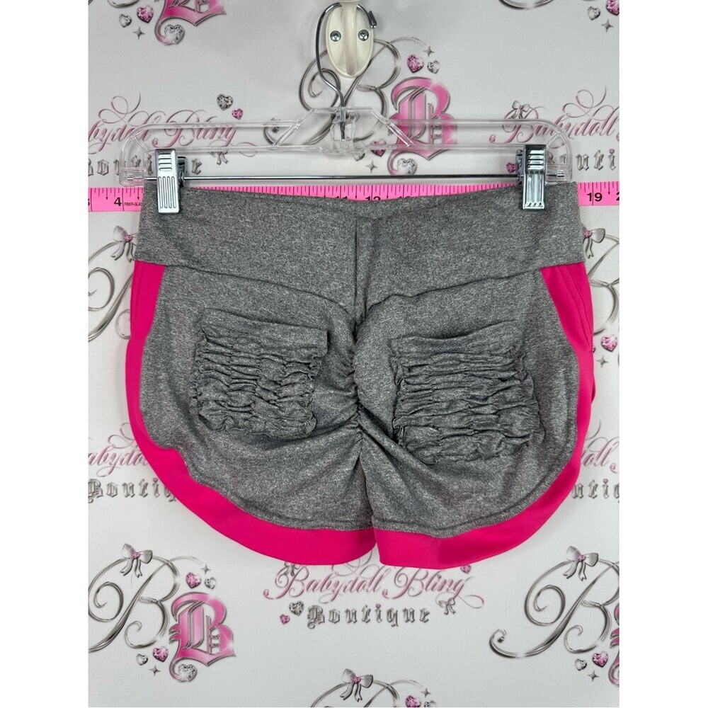 Shorts scrunch pockets Gray Ruched Back Active Shorts with Pink Trim